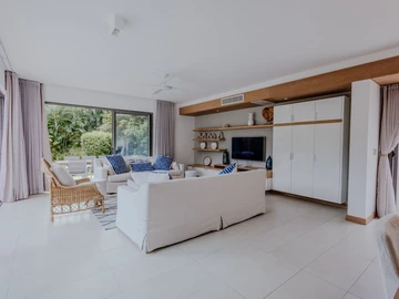 4 Bedroom Villa