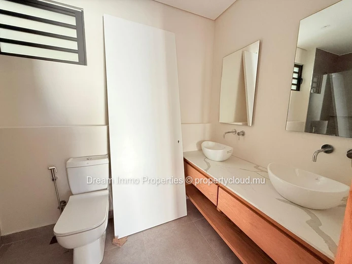 Splendides Appartements 3 Ch Avec Vue Mer & Montagne Pieds Dans L’Eau – Ile Maurice