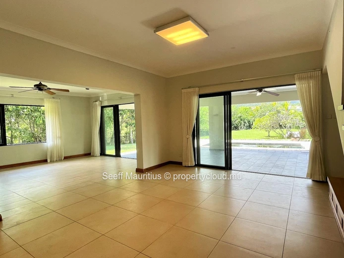 Magnifique villa avec une superbe vue sur les montagnes