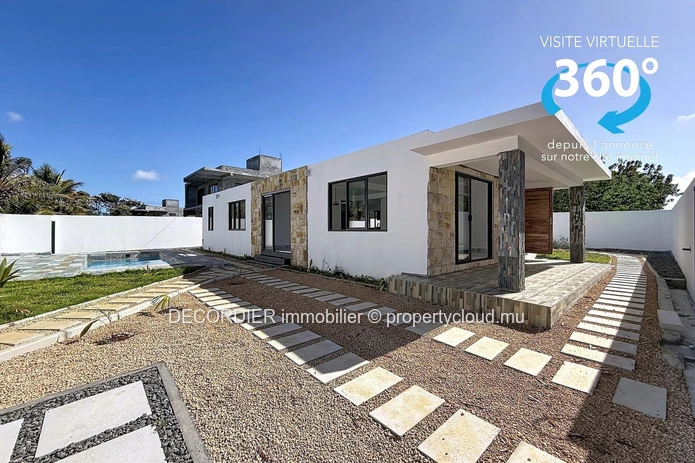 À VENDRE – Maison de plain-pied avec piscine et grand jardin