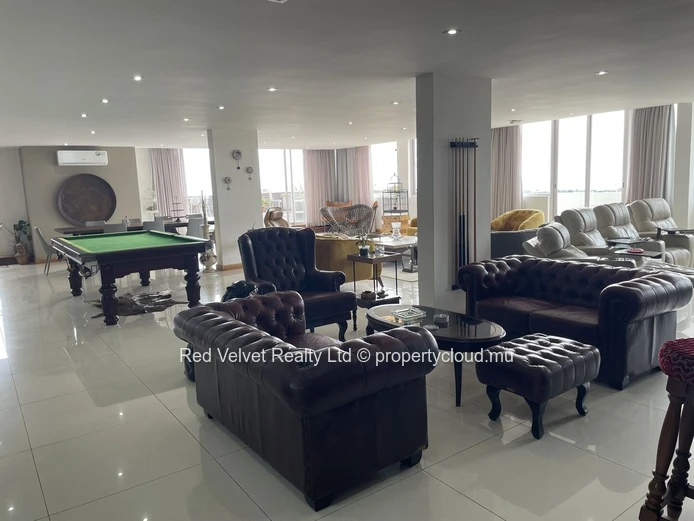 Luxury Duplex Penthouse – 570sqm Interior with 165sqm Rooftop Terrace & Mountain Views