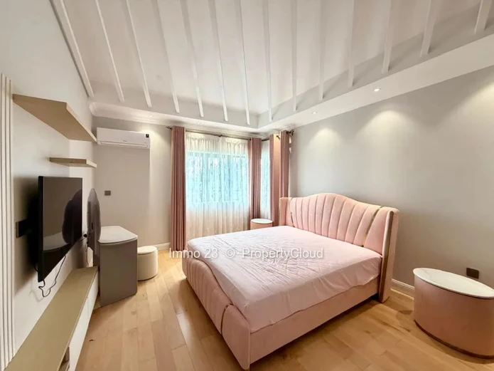 House / Villa - 5 bedrooms - Highlands - Ref. MA87143VE