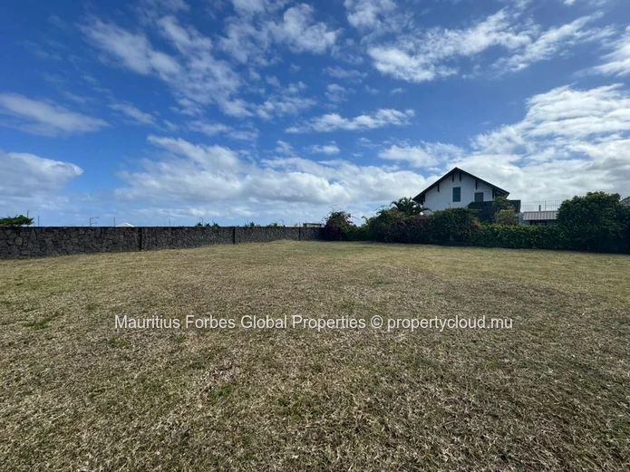 Land of 1755m2