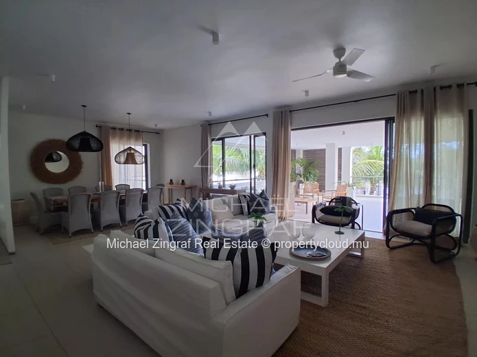 Exceptional Renovated Penthouse with Private Rooftop, Pool & Beach Access