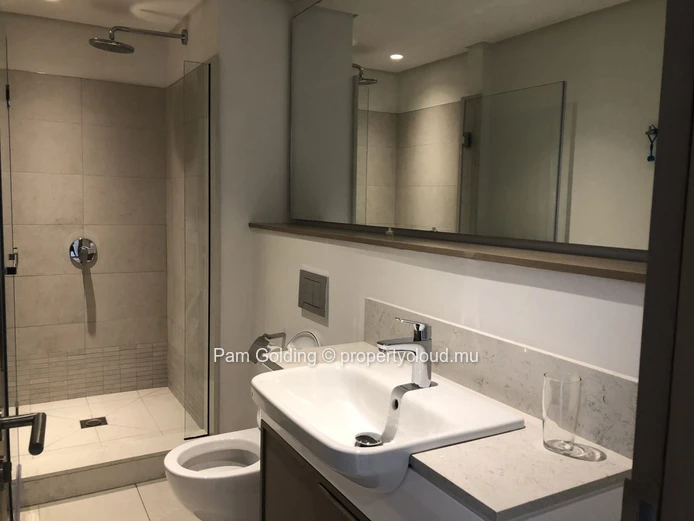 Modern with charm, 3 bedrooms apartment on the golf