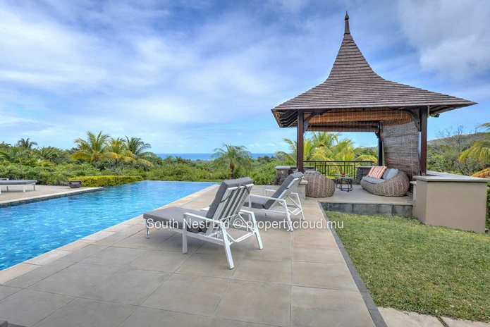 A unique villa where modernity meets tropical charm.