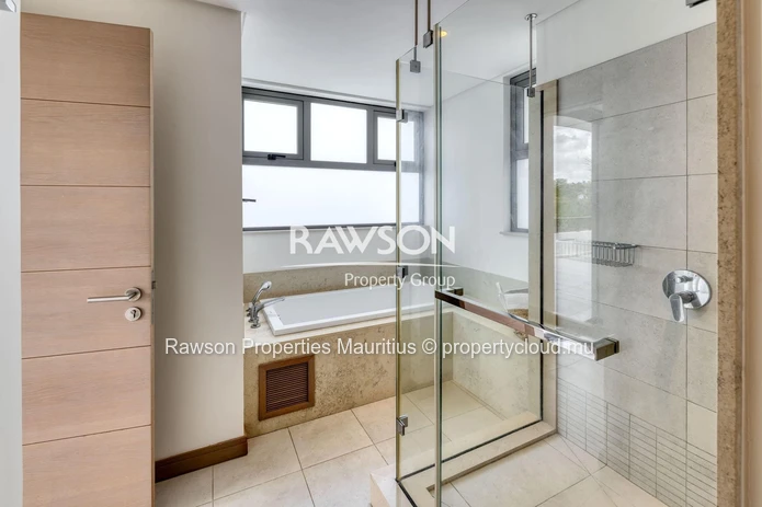 Penthouse Sur Un Prestigieux Golf Du Nord