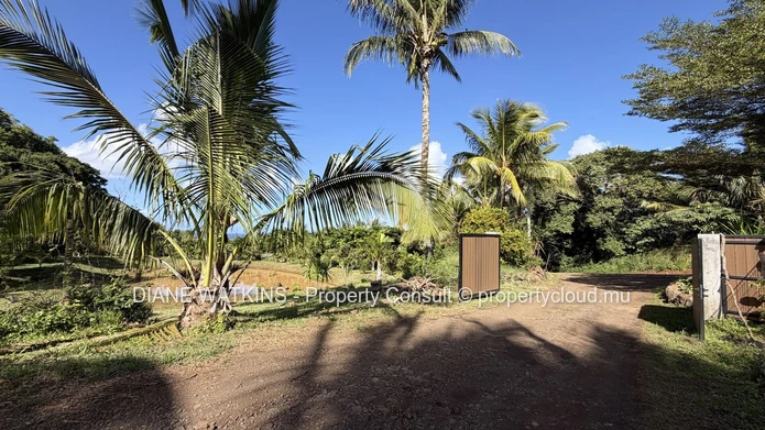 FOR SALE | 2,575 m² agricultural land in Baie du Cap with sea and mountain views