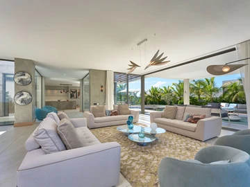 5 Bedroom Villa