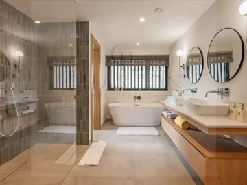 4 Bedroom Villa