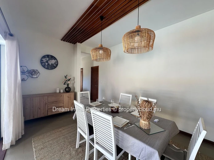 Élégante villa de 4 chambres à louer avec piscine privée et vue mer à Flic en Flac - Ile Maurice