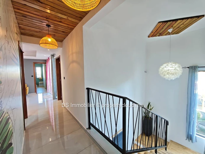 Villa À Vendre – Moderne Avec Piscine – Confort À Grand Baie- Nord