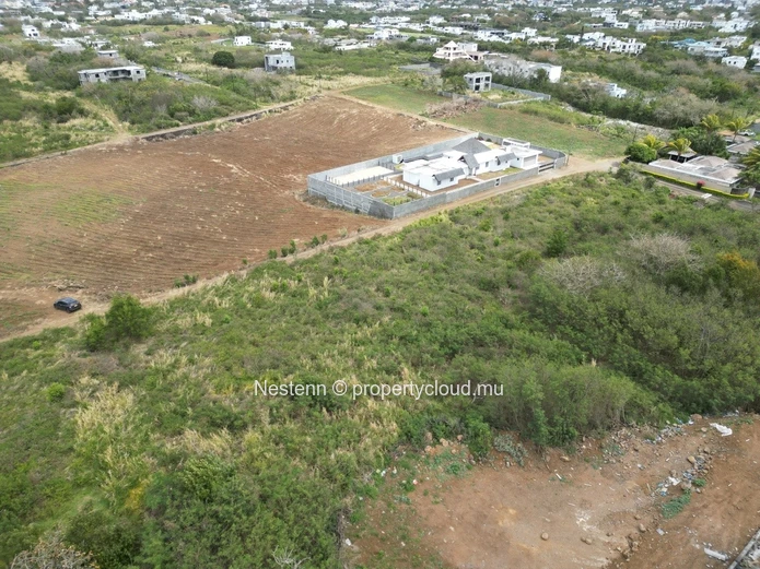 Residential land of 633m2 close to chemin 20 pieds