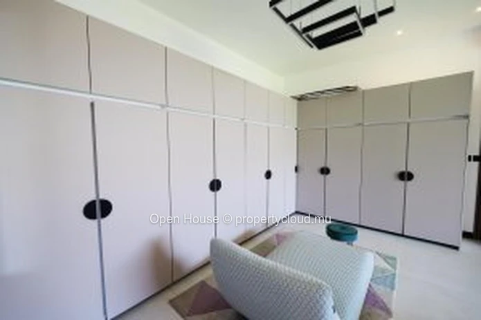 Villa PDS à vendre à Grand Baie, 210M² habitables, terrain 419m², 3 chambres, piscine privée, caractéristiques extéri...