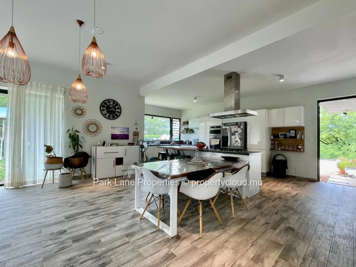 A Remarkable Family Residence in an Exceptional Estate