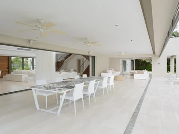 5 Bedroom Villa