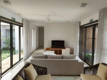 4 Bedroom Villa