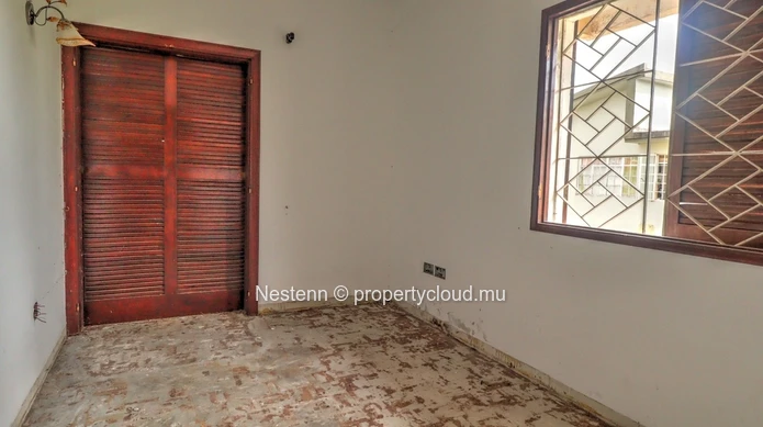 Traditional single-storey villa with 4 bedrooms