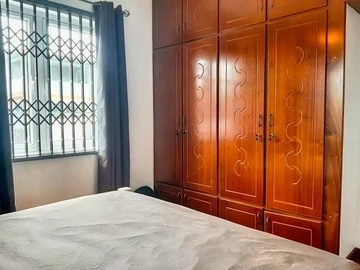 6 Bedroom Villa