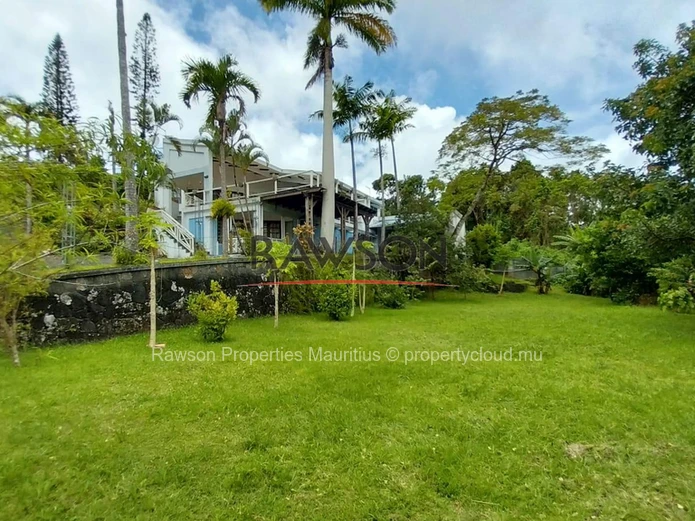 5 Bedroom house for sale in Floreal 
