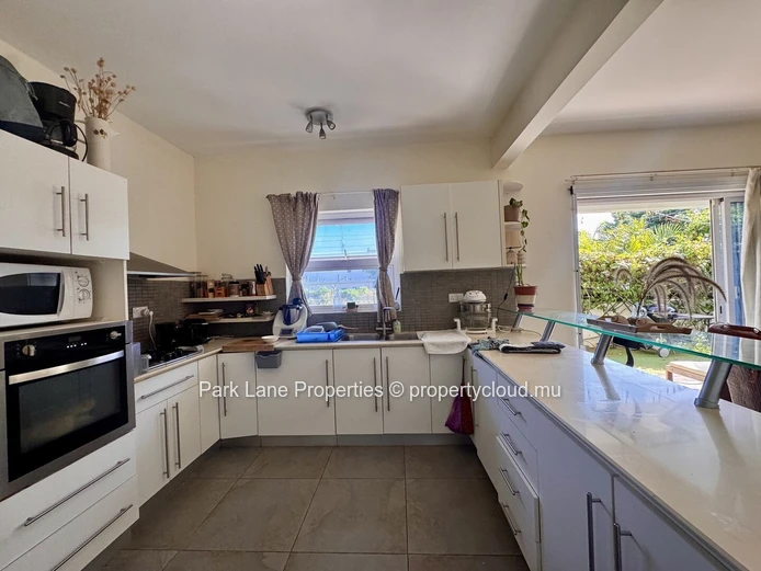 Charming 2 beds apartment close to all amenities