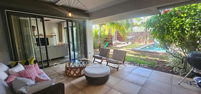 Duplex de 4 chambres avec piscine privée à vendre à Balaclava
