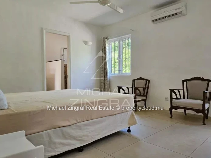 Villa d'Exception au Cœur d'un Écrin de Verdure