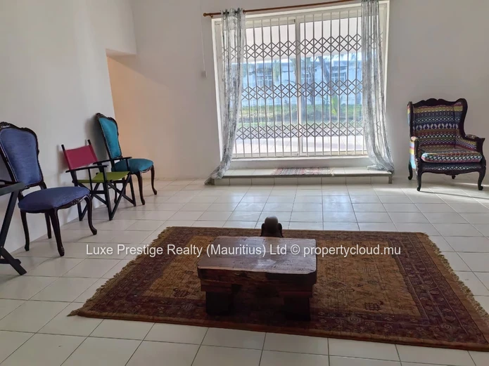 Beachfront 3-Bedroom Villa with Detached Studio on 2,587.75 m² Land in Poste Lafayette | Direct Beach Access | Leaseh...