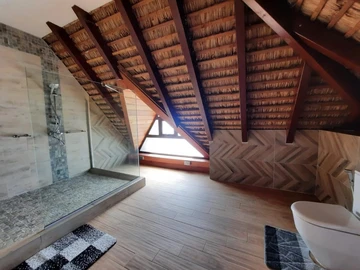 6 Bedroom Villa