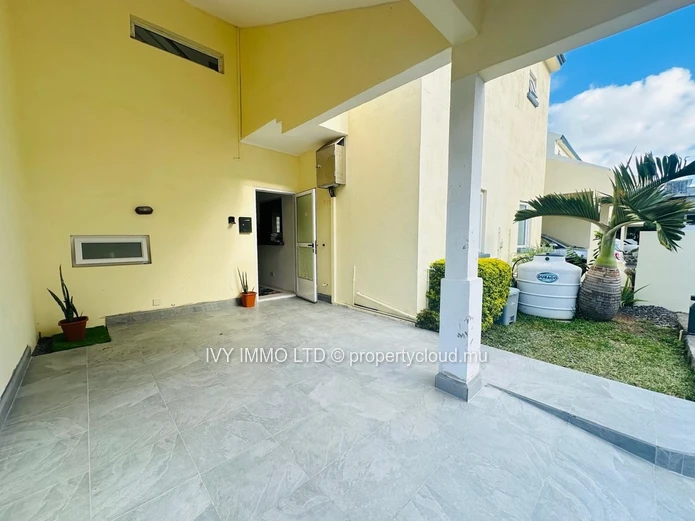 Triplex À Louer – Grand Baie