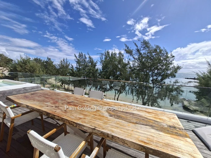Grand Gaube – Penthouse à louer – Pam Golding Mauritius