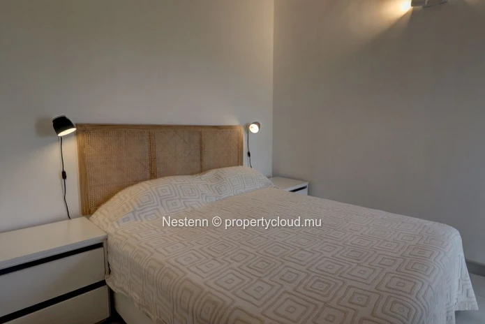 Modern 2-bedroom apartment in Moka , fully equipped kitchen, air conditioning, and close to amenities.