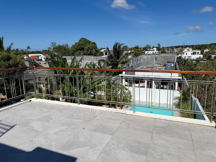 À Vendre | Maison Neuve Avec Piscine | 3 Chambres + Bureau Séparé + Espace De Rangement | Région De Mont Mascal | Rs ...