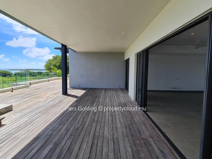 Penthouse spacieux de 3 chambres avec vue sur le lagon à vendre à St. Antoine Residences – Côte Nord de l’île Maurice
