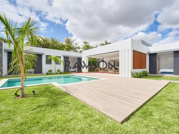 4 Bedroom Villa