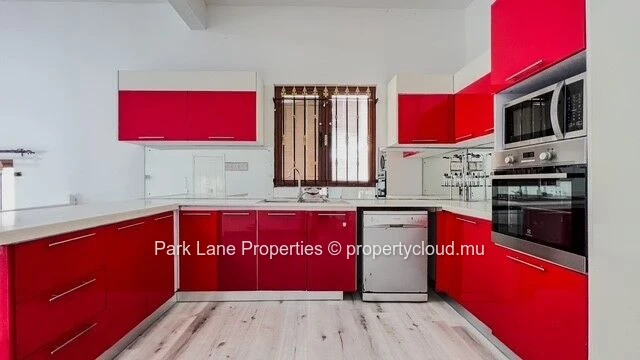 Beautiful double storey house with sea view in Albion