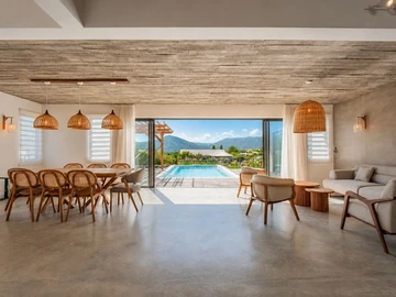4 Bedroom Villa