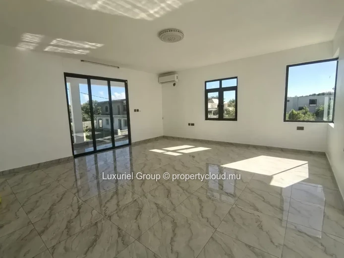 Luxury 5-Bedroom Villa for Rent in Cap Malheureux