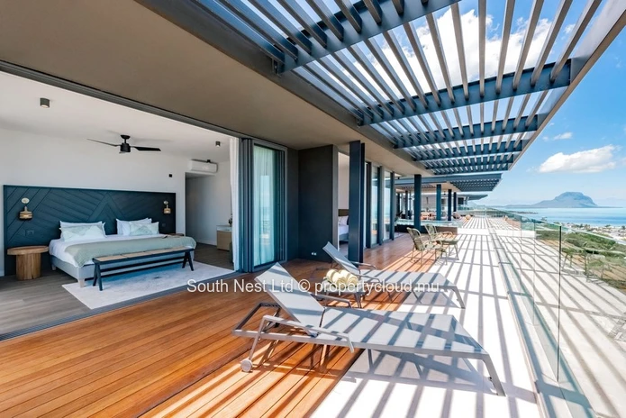 Villa Suspendue au-dessus du Lagon – Demeure d'Exception de 4 Chambres avec Vue Panoramique sur l'Océan