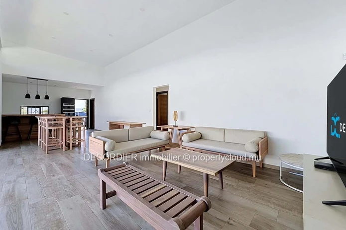 Superbe villa neuve avec piscine privée à Calodyne