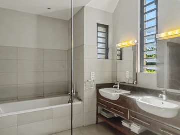 4 Bedroom Villa