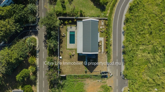 2-Bedroom PDS Villa with Private Pool in St Antoine for Sale