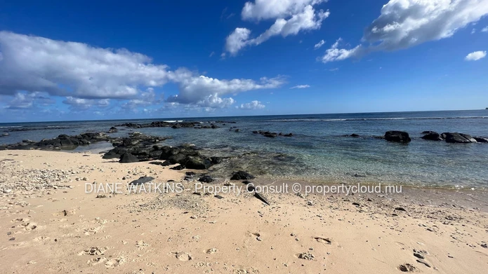 Modern 1-Bedroom Studio Apartment for Rent in Tamarin