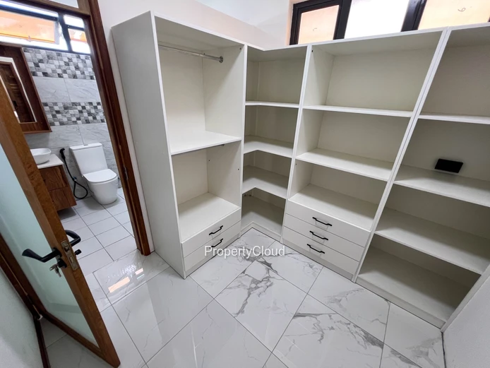 For Rent | Modern 3-Bedroom Villa With Pool | Grand Bay