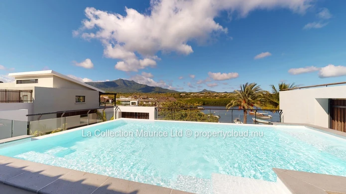 Penthouse I Black River I Mountain View