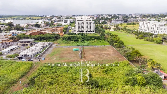 PHOENIX / SODNAC  -  Large residential plot of land  for sale  -  4220,77 sqm