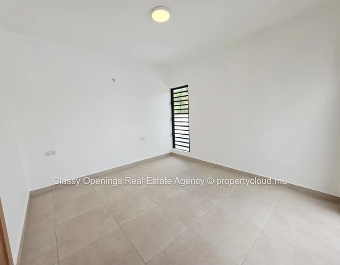 Sunlit Modern 3-Bed Duplex with Private Pool in Grand Baie
