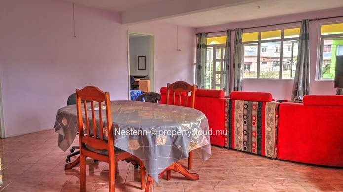 Spacious 3-bedroom duplex apartment 