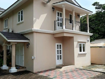 6 Bedroom House