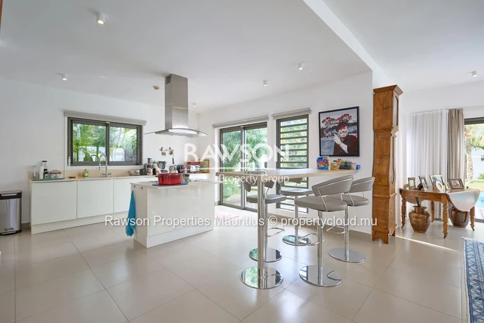 Modern Villa In Grand Bay